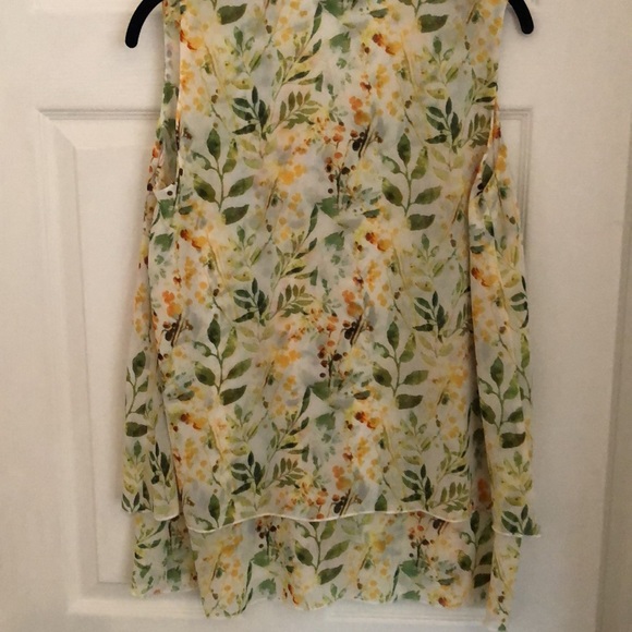 Gauzy light tiered sleeveless tunic - Picture 4 of 4